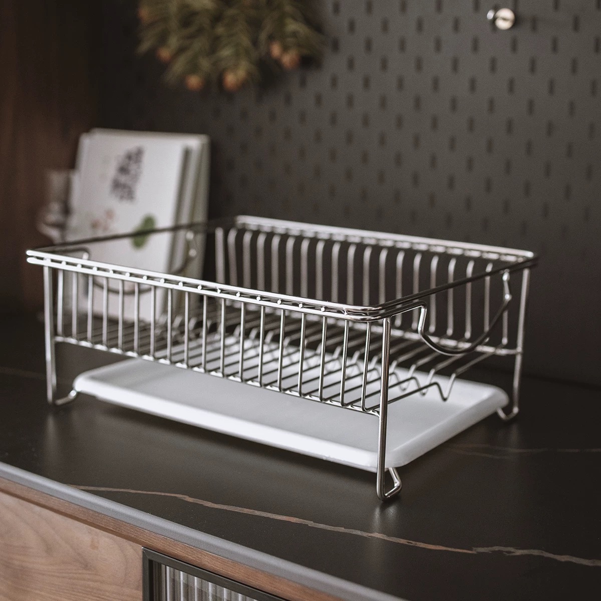 Metal Ev Depolama Rafı Ahşap Olanla Nasıl Karşılaştırılır?